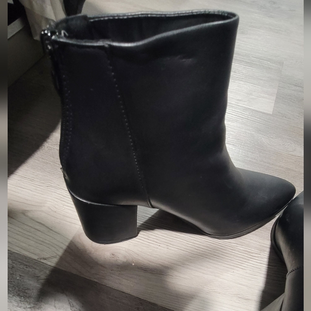 Pointy booties